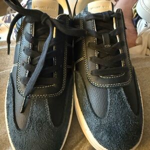 NEW Michael Kors Womens Navy Sneakers
